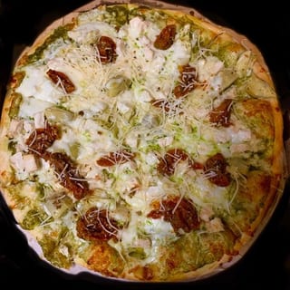 16" Chicken & Basil Pesto